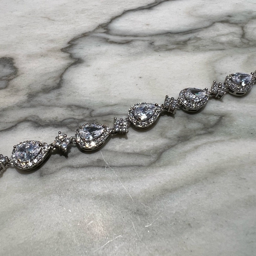 Teardrop Bracelet - Picture 8 of 8